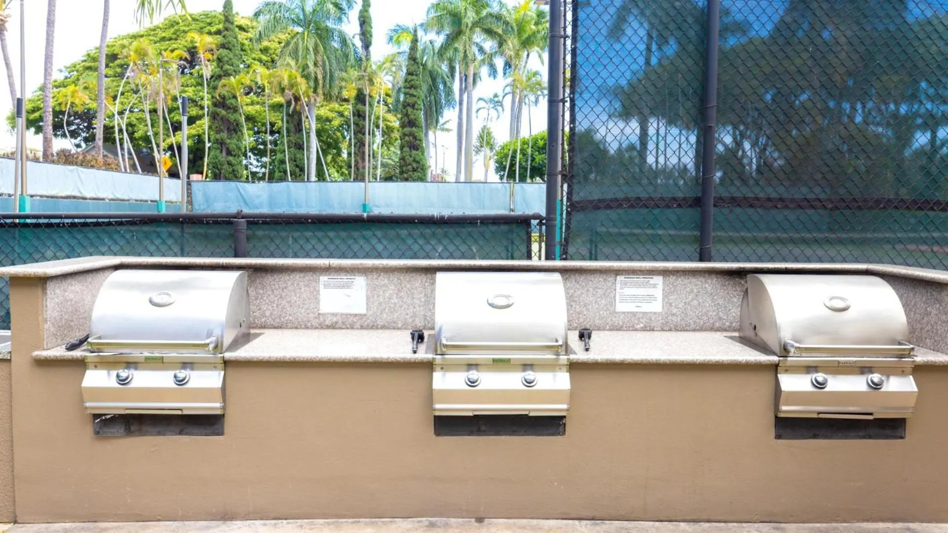 Kbm Resorts Free Car Kaanapali Shores Ks-155 Ground Floor Steps To Pool And Beach Apartment