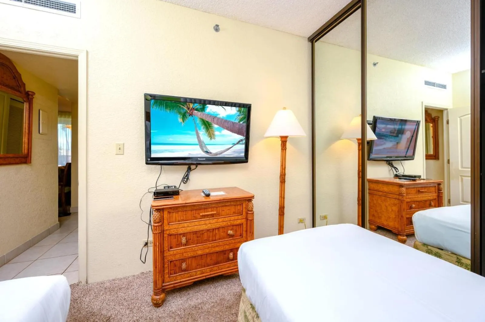 Kbm Resorts Free Car Kaanapali Shores Ks-155 Ground Floor Steps To Pool And Beach Apartment